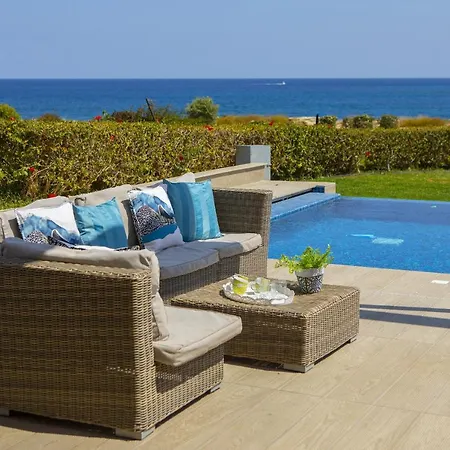 Seafront Infinte Aretousa *