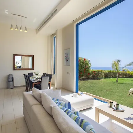 Seafront Infinte Aretousa *