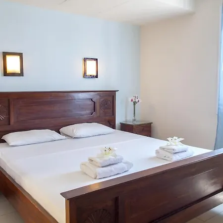 Seafront Infinte Aretousa