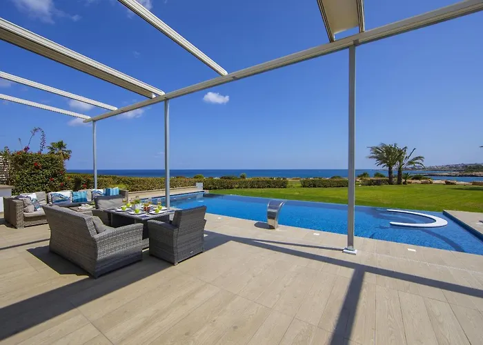 Seafront Infinte Aretousa *