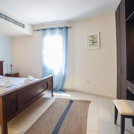 Seafront Infinte Aretousa *