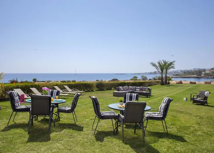 Villa Seafront Infinte Aretousa *