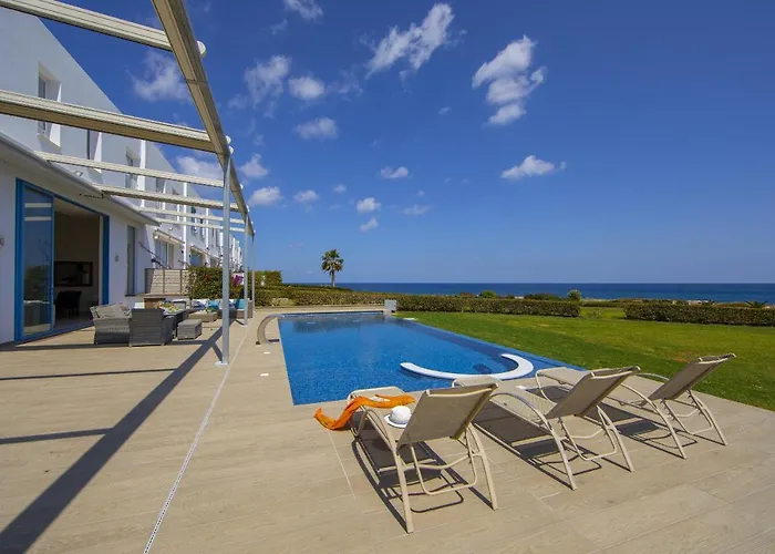 Seafront Infinte Aretousa Villa