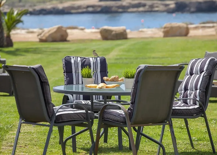 Seafront Infinte Aretousa *