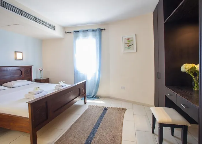 Seafront Infinte Aretousa *